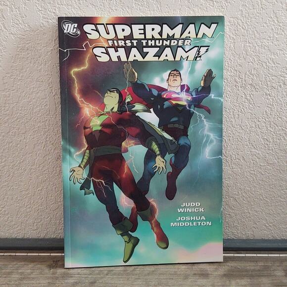 DC Comics Superman Shazam First Thunder graphic novel - Picture 1 of 4
